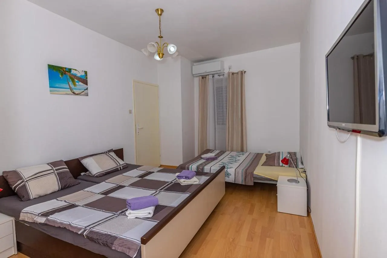 Apartmani Gabrijela Crikvenica 0*,  Croatia