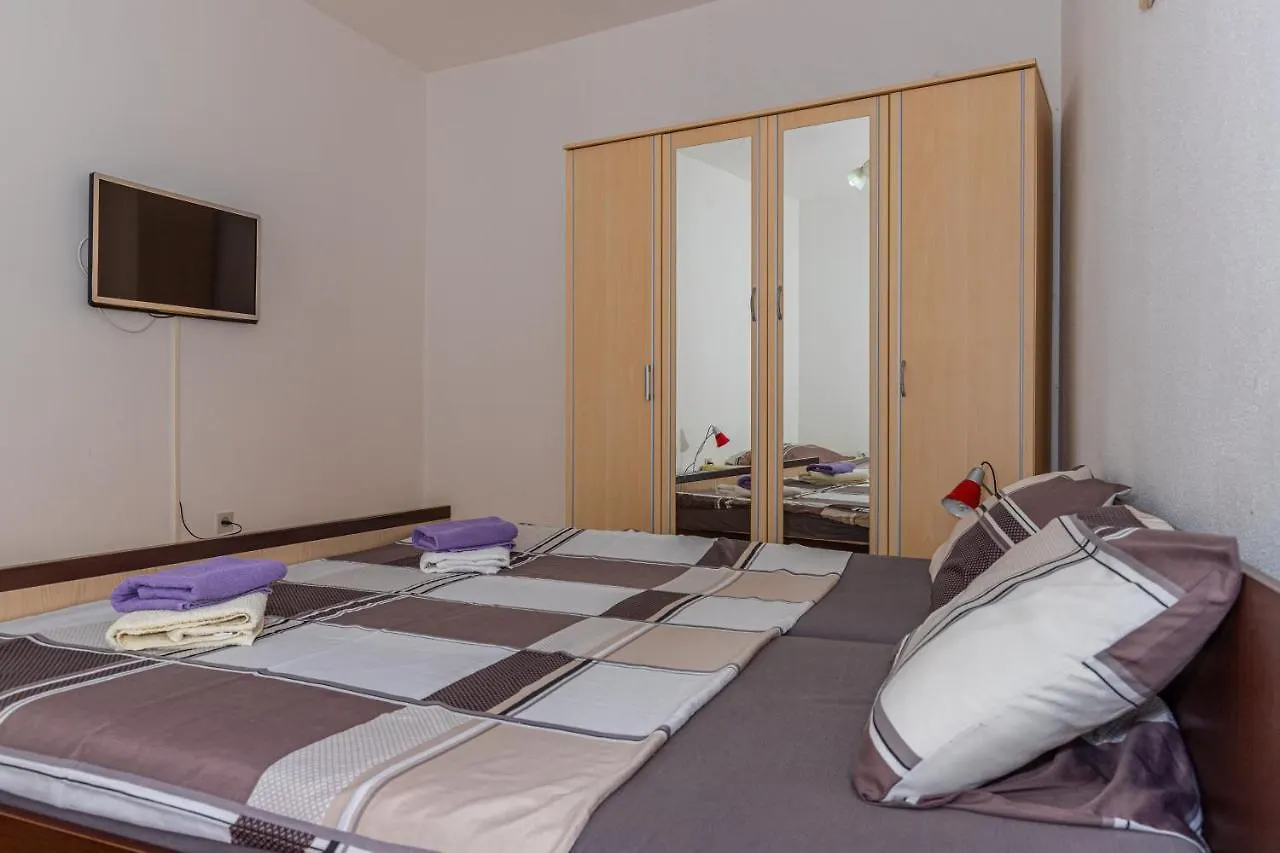 Apartmani Gabrijela Crikvenica 0*,  Croatia
